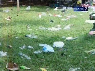 Jakarta Banjir Sampah Ulang Tahun