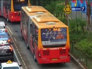 Mobil Pribadi dan TransJakarta, Pilih Mana?