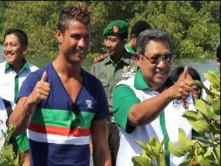 Ronaldo Tanam Bakau