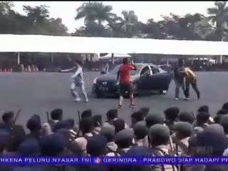 Atraksi Warnai HUT Polri ke-67