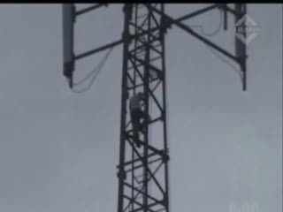 Kesulitan Ekonomi, Bapak Coba Loncat dari Tower 100 Meter