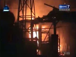 Ditinggal Tarawih, Belasan Rumah Terbakar