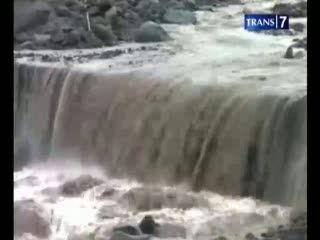Banjir Lahar Dingin, Putuskan Akses Jalan 2 Kecamatan