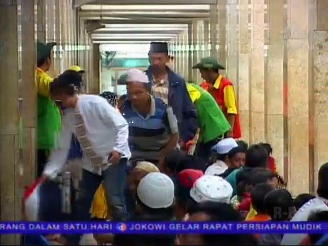 Takjil Gratis di Istiqlal