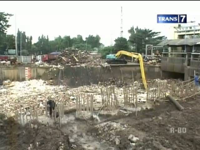 Warga Ibukota Gemar Buang Sampah ke Sungai