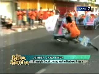 Freestyle Becak Jelang Waktu Berbuka Puasa