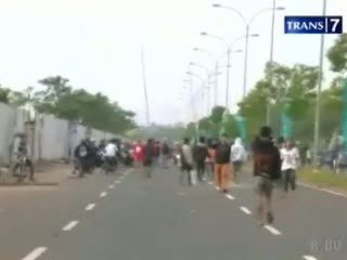 Perang Petasan, 2 Kelompok Pemuda Tawuran