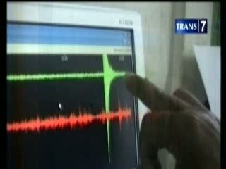 Gemuruh Hujan Abu Vulkanik Landa Warga Lereng Merapi