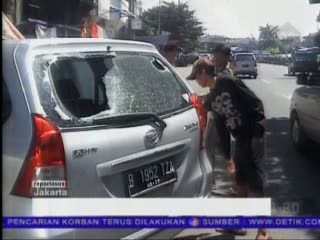 Penertiban PKL Ricuh, Satu Mobil Satpol PP Dirusak Massa