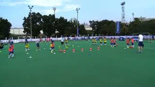 Pemain Chelsea Ajari Anak-anak Indonesia