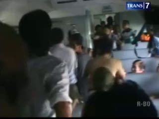 Penertiban Pedagang Asongan di Kereta Ricuh
