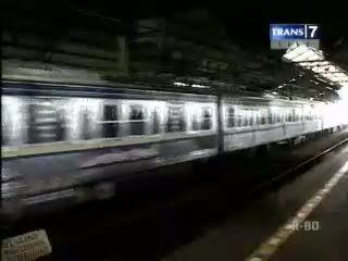 Tiket Habis, Gerbong Kereta Tidak Ditambah