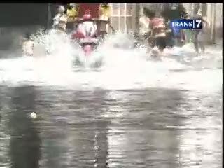 Satu Jam Hujan, Pecenongan Banjir