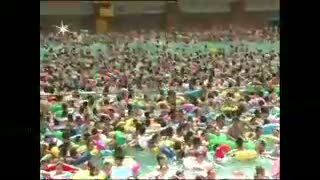 Suhu Capai 41 Derajat Celcius, Belasan Ribu Orang Berendam di Kolam Renang