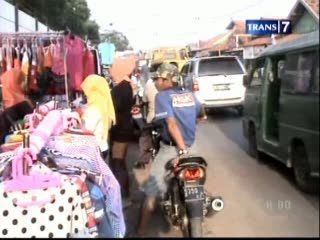 Bubaran Buruh Pabrik Macetkan Jalur Mudik