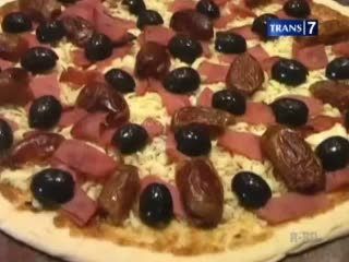 Lezatnya Pizza Kurma nan Menyehatkan