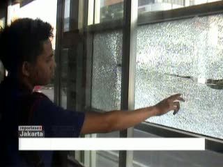 Halte Busway Kembali Ditembak Orang Tak Dikenal