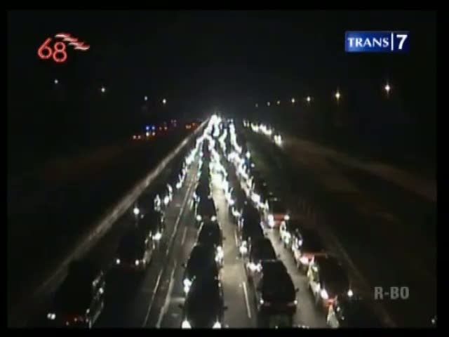 Kemacetan Panjang di Ruas Tol Cikampek