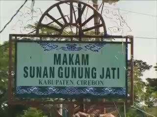 Lewati 9 Pintu Demi Ziarahi Makam Sunan Gunung Jati