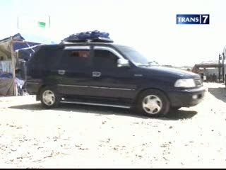 Arus Balik Sisakan Sampah di Cikampek