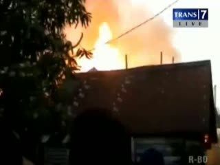 Rumah Padat Penduduk Terbakar