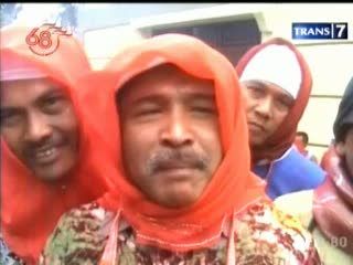 Serunya Perayaan HUT RI, Mulai dari Berebut Ayam Hingga Pria Berkebaya