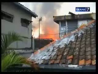 Belasan Rumah di Gang Sempit Hangus Terbakar