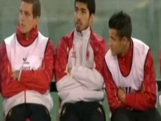 Gerrard Rayu Suarez Bertahan di Anfield