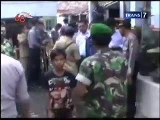 Dituduh Dukun Santet, Rumah Dirusak Warga