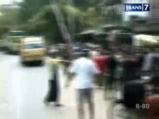 Truk Isi Semen Curah Rem Blong, 4 Terluka