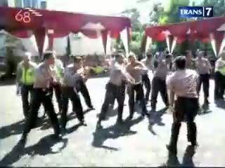 Polisi Berjoged ala Cesar