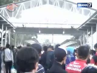 Antrean Panjang, Masih Warnai THB Commuter Line