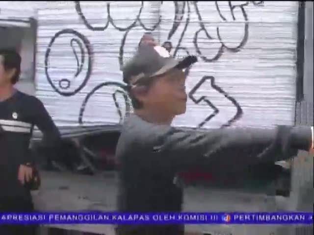 Warga Usir Satpol PP Saat Bagikan Surat Peringatan