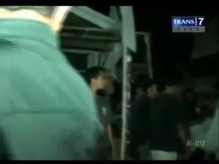 Tawuran, Warga Gunakan Bom Molotov