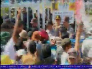 Lahan Tercemar, Ratusan Petani Mengamuk