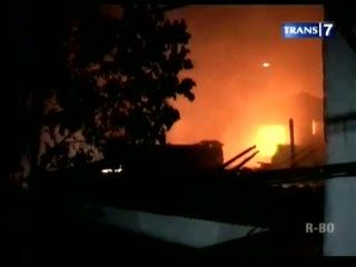 Kawasan Padat Penduduk Terbakar, 3 Rumah Hangus
