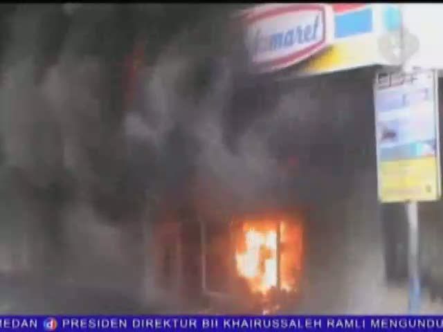 Minimarket Terbakar, Pedagang Lain Panik