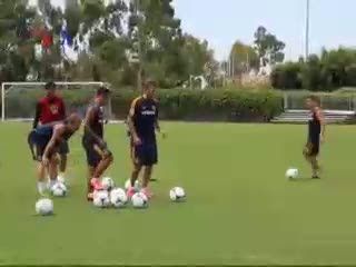 Latihan Sambil Reuni, David Beckham Incar Saham LA Galaxy? 