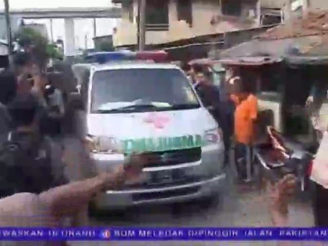 Jenazah Sopir Gran Max Tiba di Rumah Duka