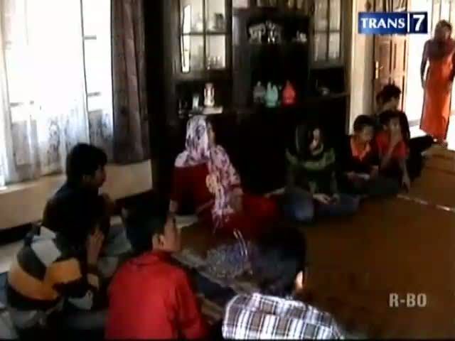 Keluarga Korban Tuntut DL