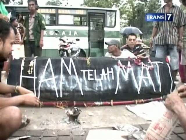 Ratusan PKL Kota Tua Tuntut Perbaikan Fasilitas