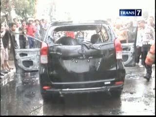 Mobil Kawanan Pencuri Terbakar