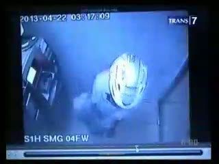 Merampok di ATM Terekam CCTV, Pelaku Dibekuk Reserse
