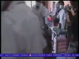 Bermain Lempar Sendal, Murid Dianiaya Guru Hingga Pingsan