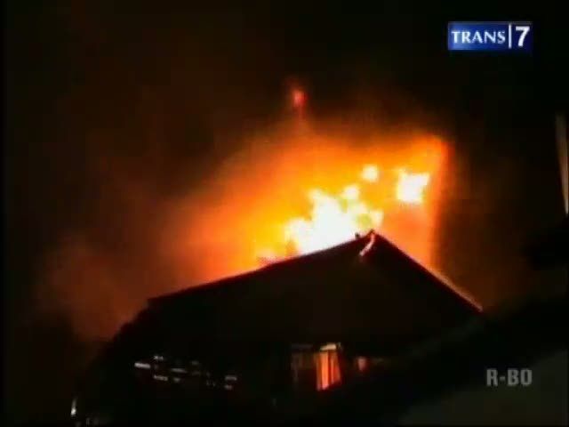 Pabrik Rompi Anti Peluru Terbakar