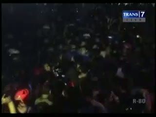 Konser Dangdut Ricuh, Penonton Adu Jotos