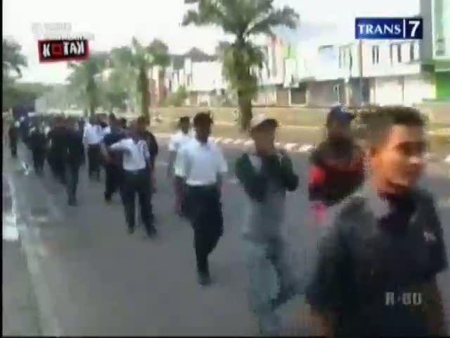 Tuntut Rumah Layak, Demo Satpam Ricuh
