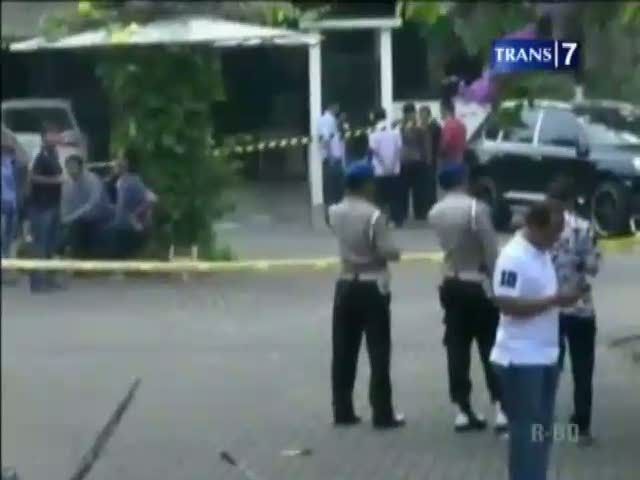 Polisi Kebobolan, Teror Warga Meluas