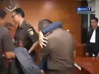 Pelaku Mutilasi Jatuh Sakit