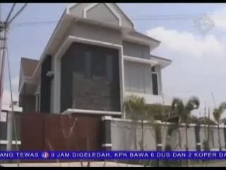 Rumah Akil Mochtar Mendapat Sorotan Warga